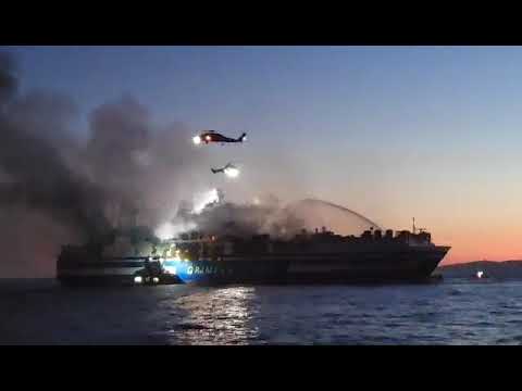 newsbomb.gr: Κατάσβεση πλοίου Euroferry Olympia