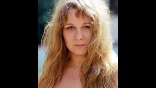 Video thumbnail of "Sandy Denny - A Look Back"