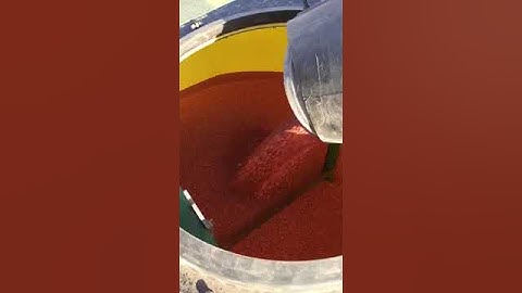 Filling up air seeder