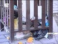 В Ачинске установили декоративные урны без дна: мусор падает на землю и разлетается