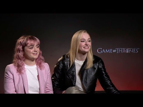 cute!-'game-of-thrones'-maisie-williams-&-sophie-turner-gush-talking-about-friendship