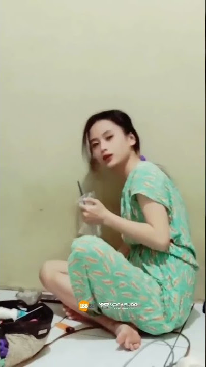 Story WA cewek ngisap rokok keren