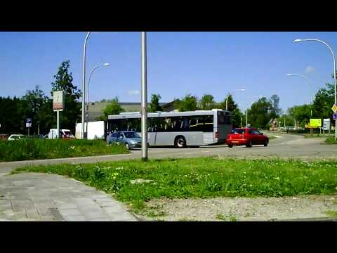 Qbuzz: Bus 126 vertrekt van Maasland Viaduct