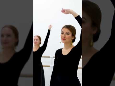 Движения рук в узбекском танце. Уроки узбекского и таджикского танца в Москве. #школатанца