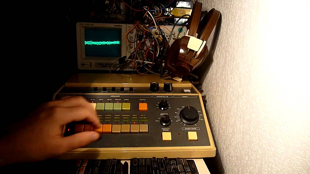 Démo de la Roland CR-5000 CompuRhythm