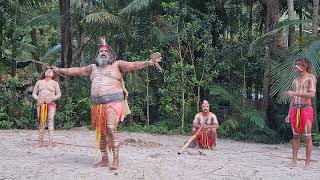 Currumbin Wildlife Sanctuary Aboriginals Show Coast