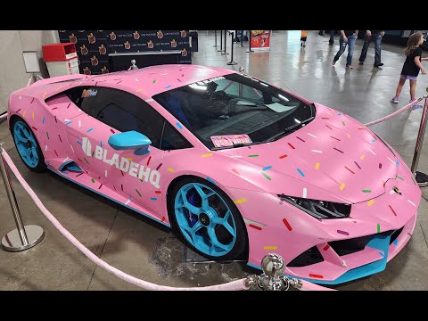 Walking into Blade Show West 2025