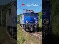 EP07-411 z IC Halny przelatuje przez Kęty Podlesie, pozdrawiam mecha! #pociągi #train #mikol #pkp