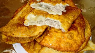 Чебуреки по-домашнему.Сочная начинка и хрустящее тесто! Чебуреки по-домашнему.Сочная начинка и хрустящее тесто!