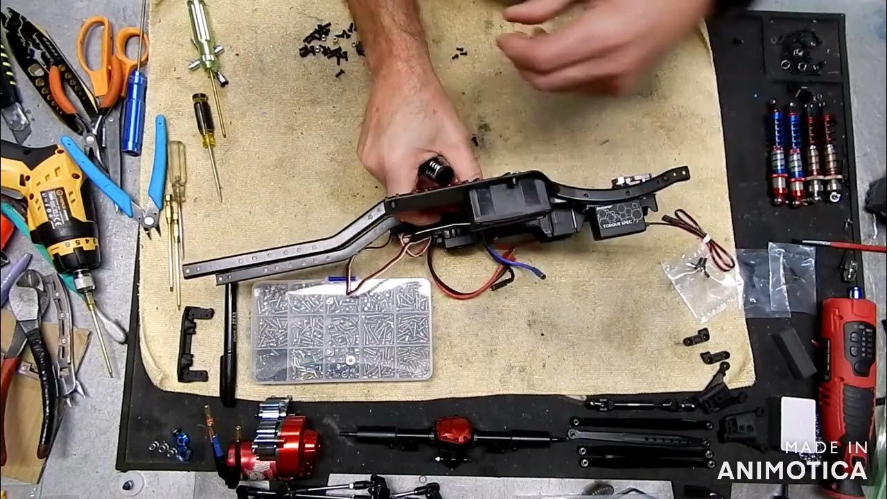 SCX10 ii Pro Line Twin I Beam Suspension Build Part 1 - YouTube