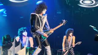 Kiss - Cold Gin (Front Row, Quebec City, QC - November 19, 2023) by RTG Redtruck305 90 views 5 months ago 8 minutes, 7 seconds