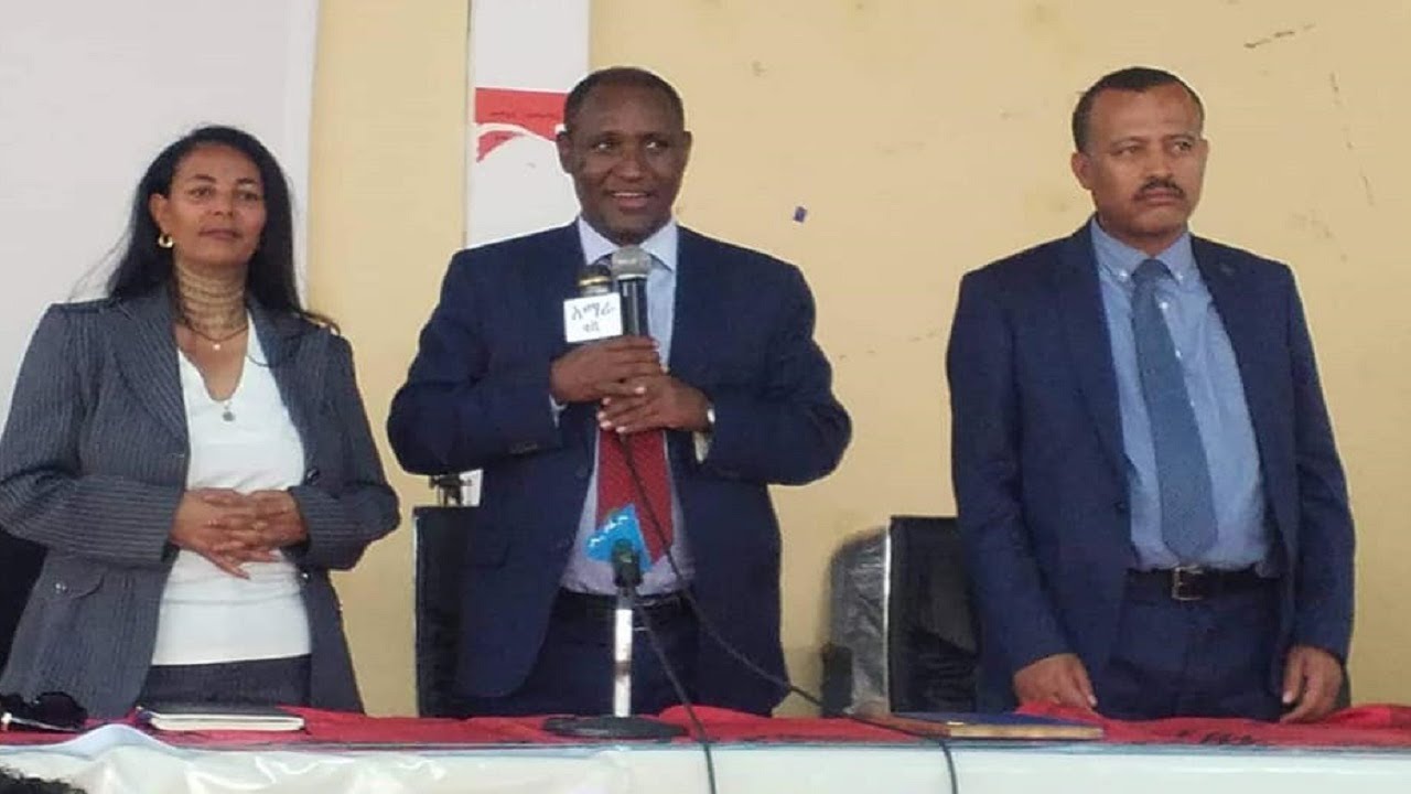 ርዕሰ መስተዳድር ዶክተር አምባቸው መኮንን እና የክልሉ ከፍተኛ አመራሮች ከዋግ ኽምራ ብሄረሰብ አስተዳደር ነዋሪዎች ጋር በሰቆጣ ከተማ ላይ ተወያዩ። gonderitakip