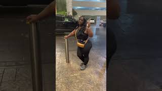 Mirage - Las Vegas Waiting On Ride S