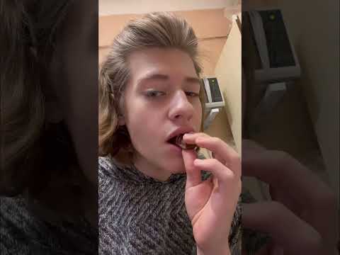 Аналог киндер Буэно! Да, папа на фоне #обзор #рекомендации #рек #еда #вкусно #shorts #сладости