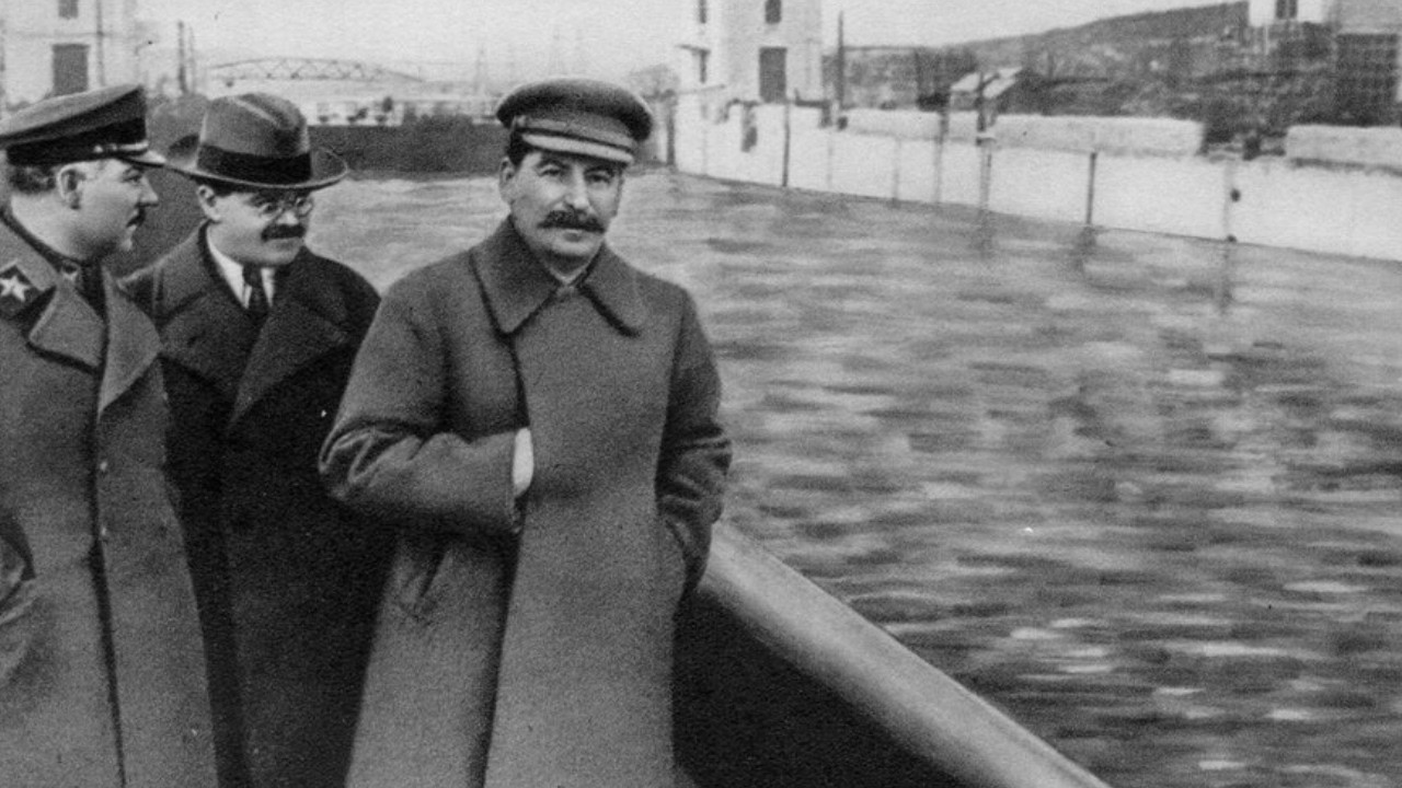 СТАЛИНСКАЯ РЕВОЛЮЦИЯ В СОВЕТСКОМ СОЮЗЕ – ПЯТИЛЕТНИКИ, ЧИСТКИ И КОЛЕКТИВИЗАЦИЯ