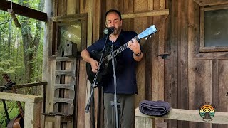 Miniatura del video "Dave Matthews - Singing from the Windows (Farm Aid 2020 On the Road)"