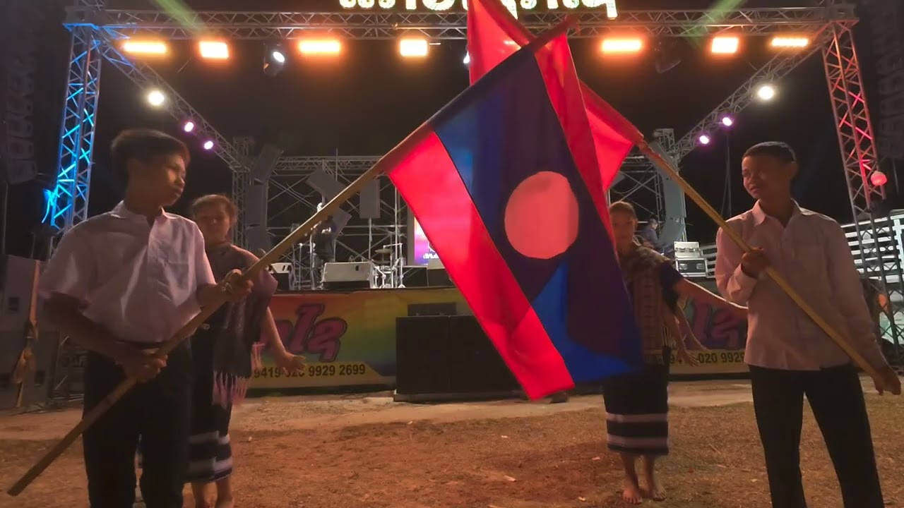 บุญกองข้าวฝั่งลาว มีงานคอนเสิร์ตแบบนี้ด้วย