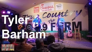 WEIO Barn Bash - Tyler Barham sings 'I Want to Find Out