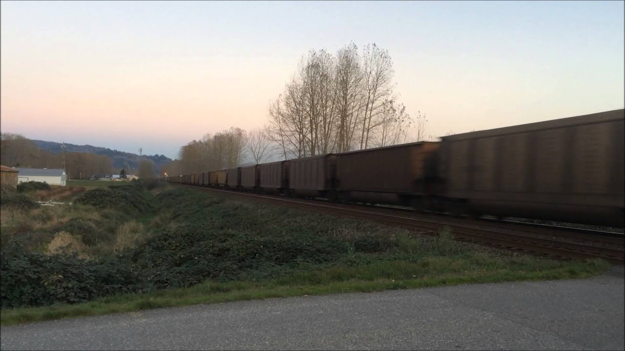 CP 8835 East (Coal) W/ 2 DPUs & SD30ECO @ Glen Valley BC 12NOV14 ES44AC 8835 Leading
