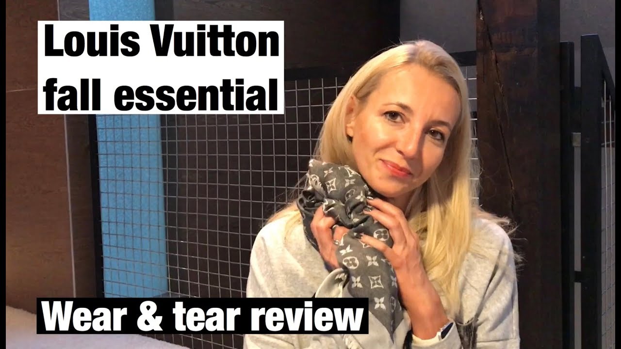 MUST HAVE* LOUIS VUITTON CLASSIC MONOGRAM SCARF REVIEW+UNBOXING  *Reversible??* (Charcoal Grey) 