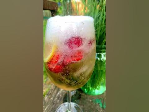 Мохито с клубникой и без алкоголя 🍹 - YouTube