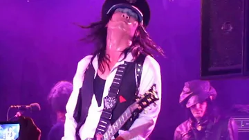 L.A. Guns & Faster Pussycat Perform "Purple Rain"