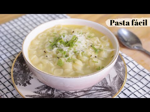 Video: Sopa De Pollo Con Pasta Y Parmesano
