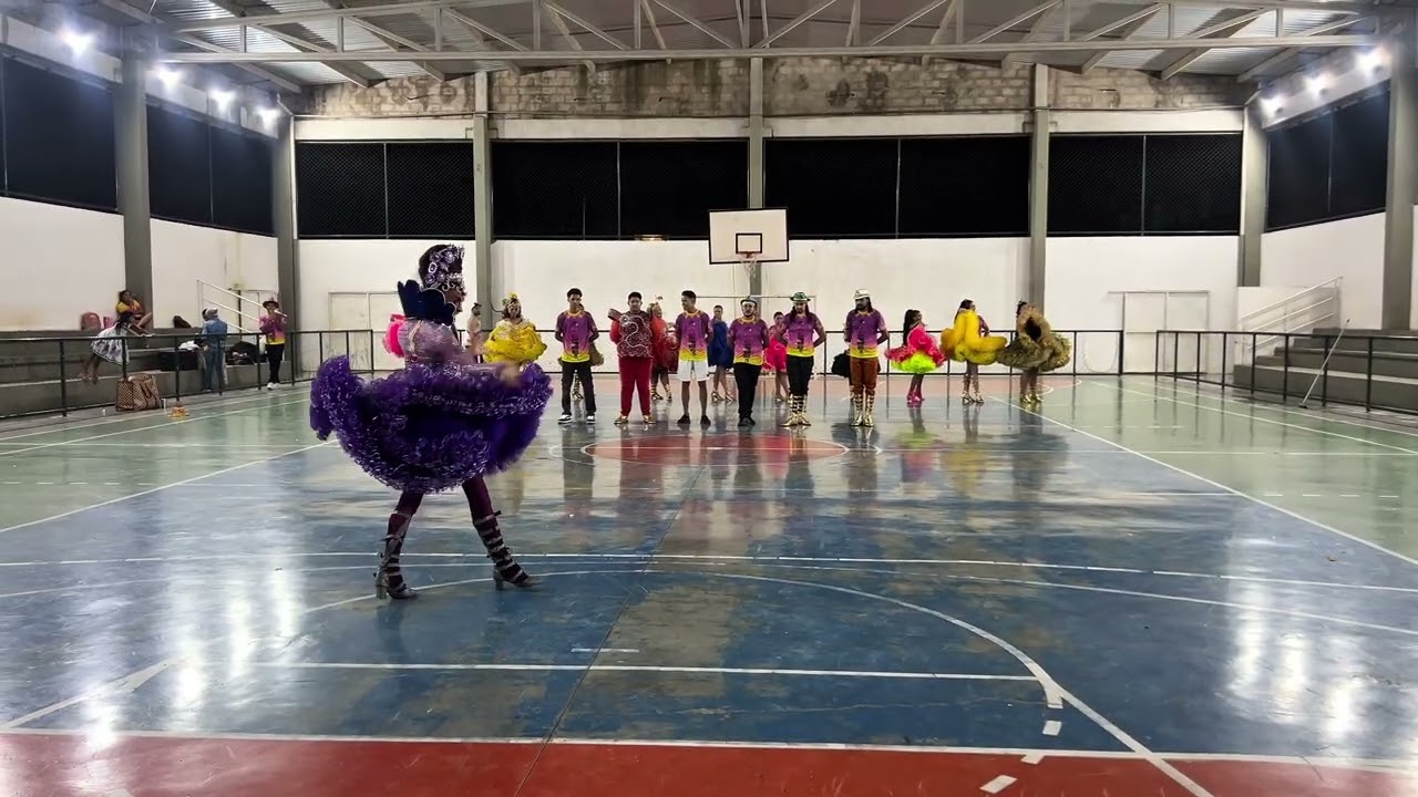 Apresentação da Rainha Geovana Holiver 