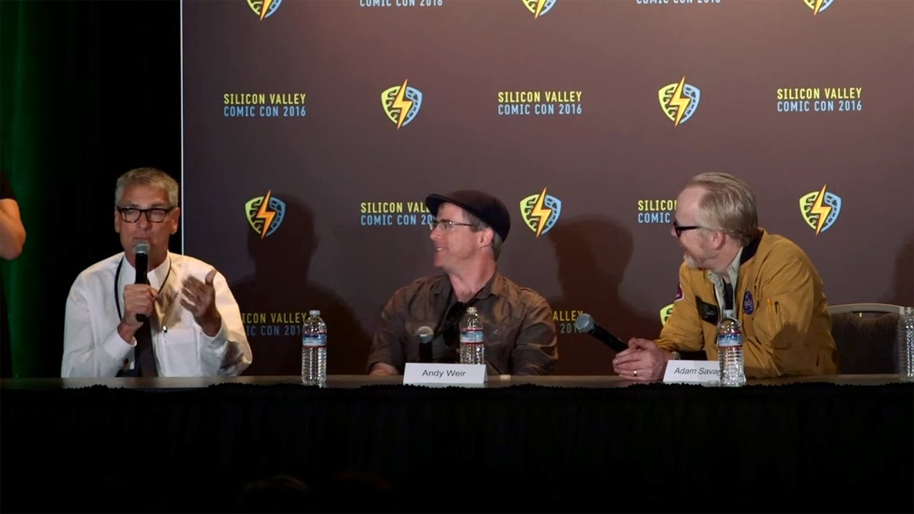 Video till Adam Savage smyger runt på Silicon Valley Comic Con
