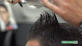 2020-11-17 Arezzo - Gesto Di Solidarieta Di Un Parrucchiere