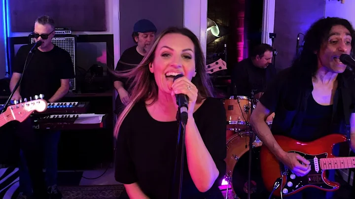 'Night Fever' (Bee Gees) by SingitLive