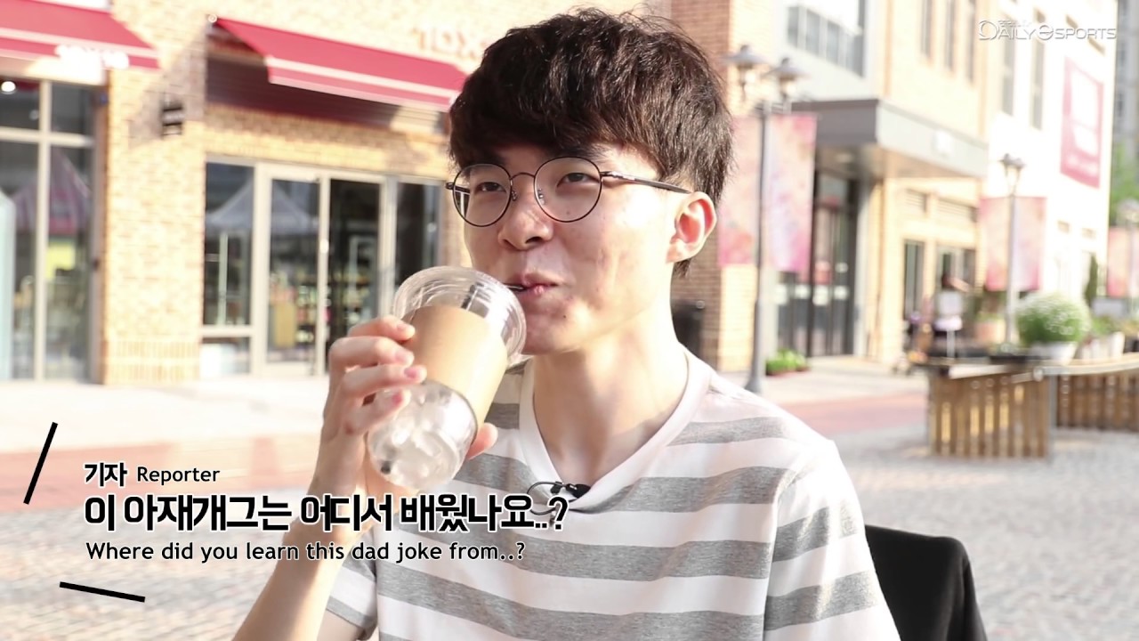 [ENG SUB] Daily eSports 9th Anniversary Faker Interview - Part 1 - YouTube