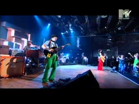 Alanis Morissette - Head Over Feet live MTV Supersonic 2004