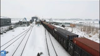 China-Europe freight trains steam ahead through ports in Xinjiang