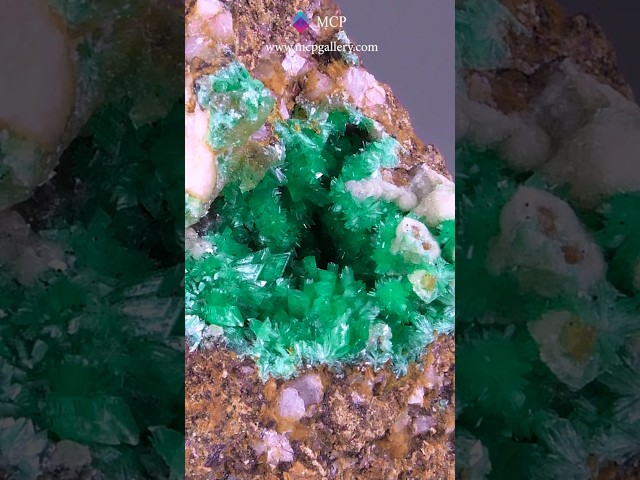 GFS0768 ANNABERGITE - GREECE  #minerals  #crystalshop #gemstone #crystals #gems