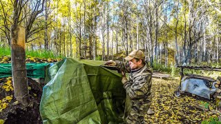 СТРОЮ ЗЕМЛЯНКУ В ЛЕСУ. ТАМБУР. СКОЛОТИЛ КОРМУШКУ!