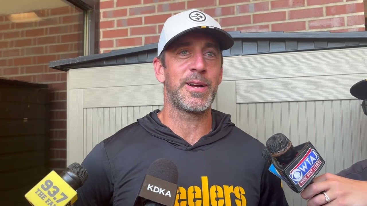 ⁣Aaron Rodgers Explains Why Steelers Offense is Better