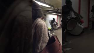 Metroda Saksafon Çalan Yetenek