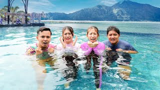 BERENDAM DI KOLAM AIR PANAS!! LANGSUNG LIHAT PEMANDANGAN GUNUNG!!