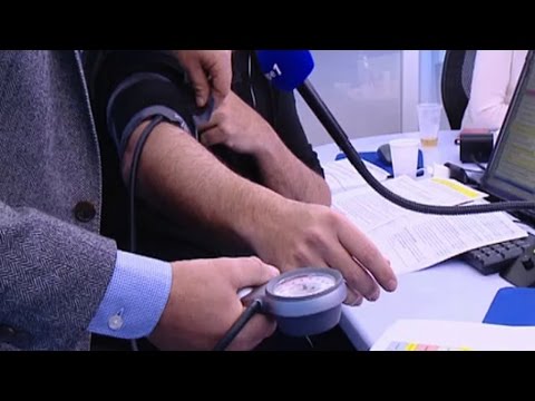 Vidéo: Pourquoi la tension chute lorsque la charge augmente ?