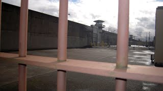 Brown mulling release of certain inmates from Oregon's prisons to slow virus spread