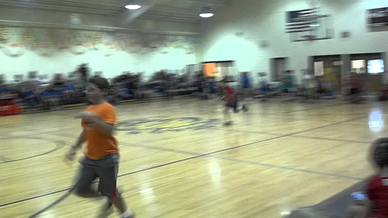 Maxwell Fourth Grade Field Day Race - YouTube