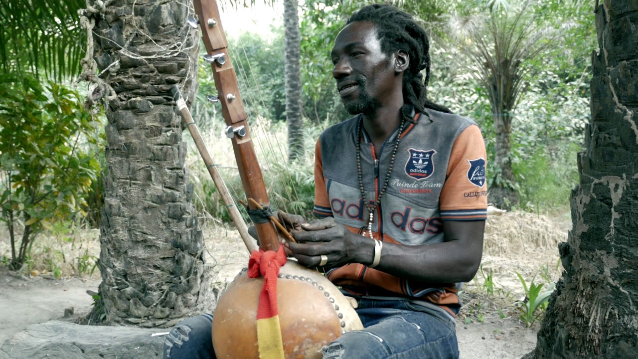 Watcha plays Djina Bantan   Kamale ngoni music from West Africa