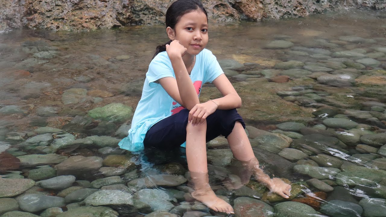 Novelian Berendam di Pemandian Air panas Ciater