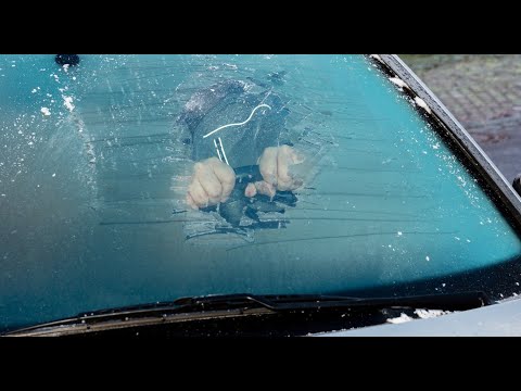 замерзают стекла изнутри в машине или чем отогреть стекло быстро