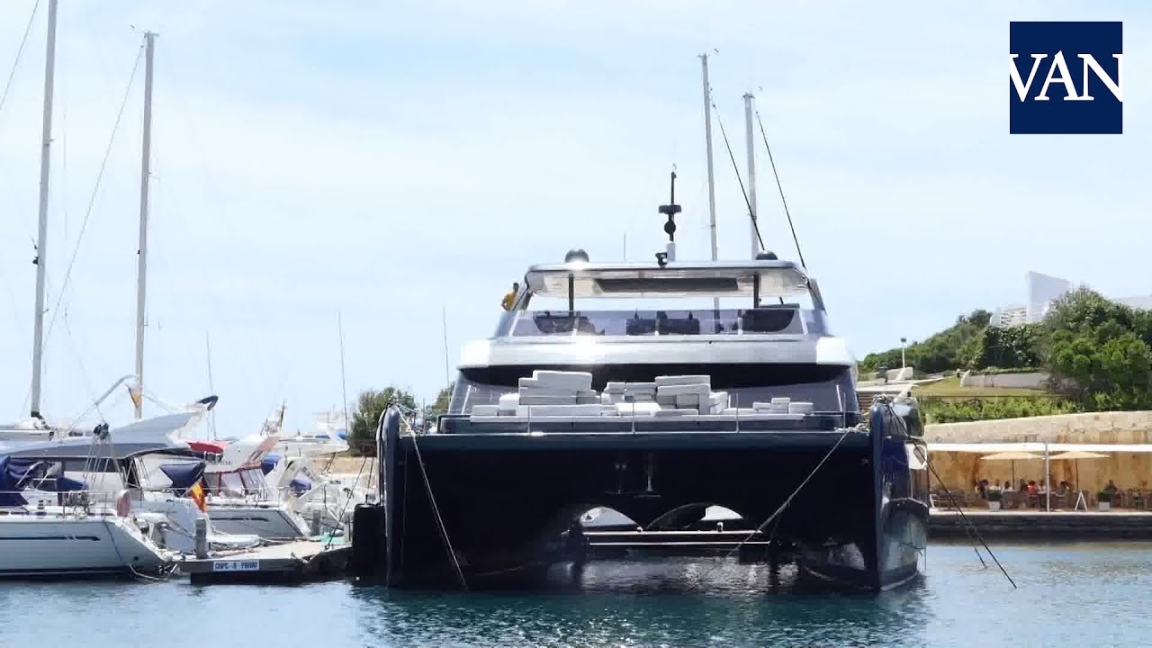 Rafael Nadal Estrena Su Espectacular Catamaran Youtube