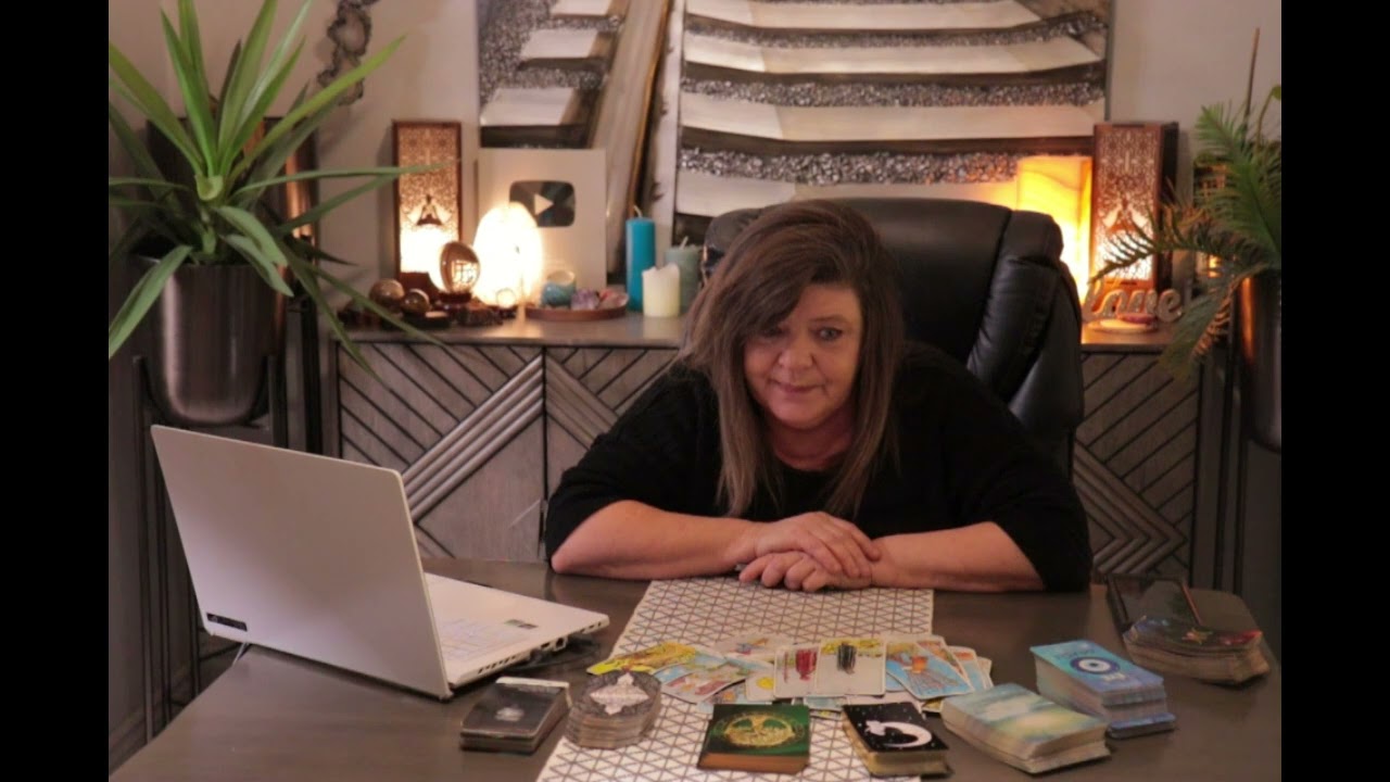 SAGITTARIUS BONUS OMG WHAT A NARCISSIST THERE IS NO PLEASING THIS ONE EVEN IF YOU WERE ROYALTY