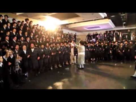 Pinsk Karlin Rebbe Dances The Mitzvah Tantz His Grandson S Wedding Teves 5773 