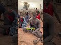 Kenapa Penduduk Asli Menutupi Tubuh dengan Tanah#viralvideo #shortvideo