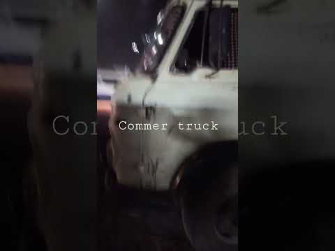 شاحنه  القديمه حموله 4طن موديل 1982 من شاحنات نصف التي ما زالت تستخدم في السودان وبكثره 